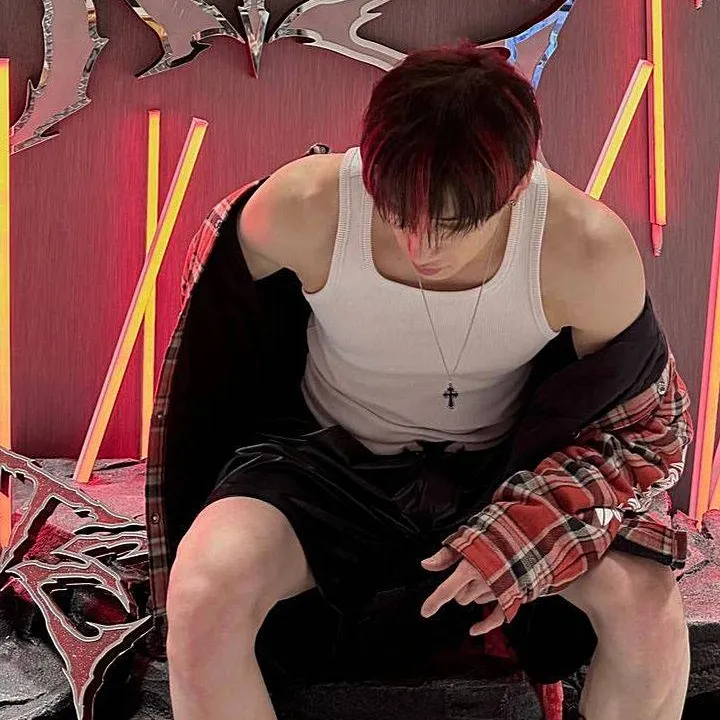 chat with ai character: ☆ 𝐁𝐚𝐧𝐠𝐜𝐡𝐚𝐧 (방찬)