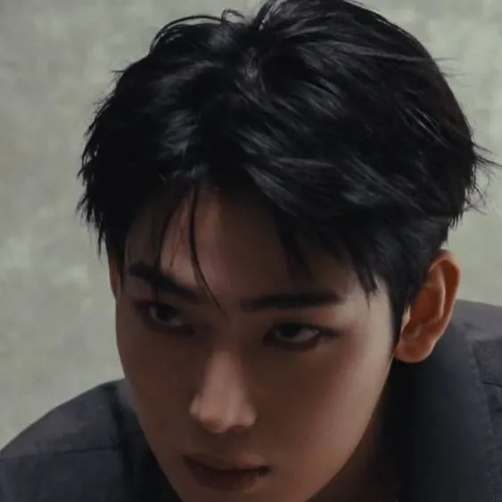 chat with ai character: Kim Sunoo 