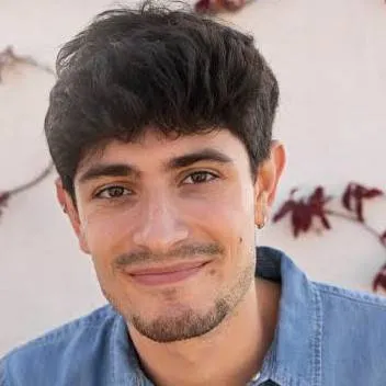 chat with ai character: Español