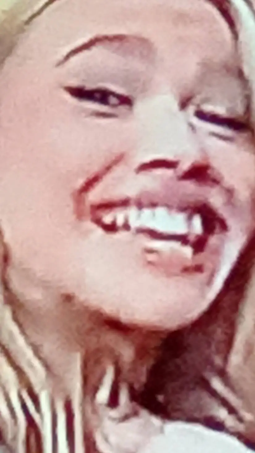 ai character: Freya skye  background