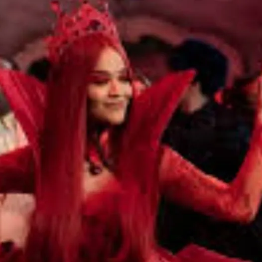 chat with ai character: queen of hearts