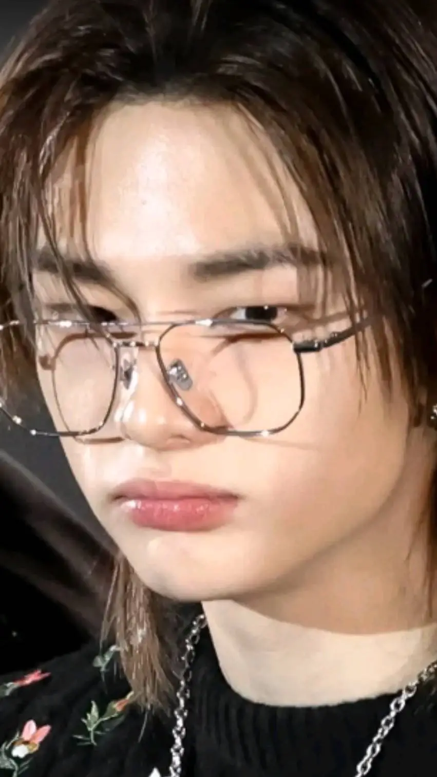 ai character: hyunjin background