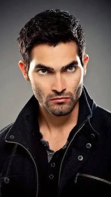 ai character: Derek Hale background