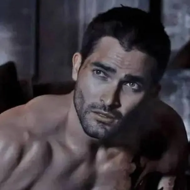 chat with ai character: Derek Hale
