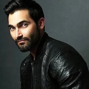 chat with ai character: derek hale 