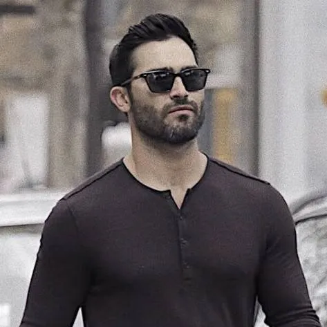 chat with ai character: Derek_Hale