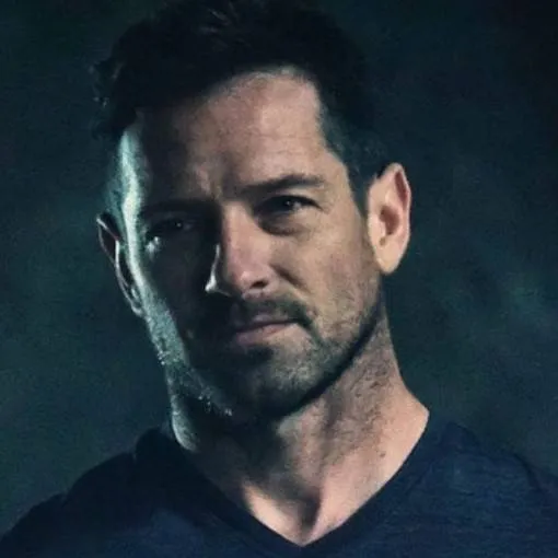 chat with ai character: peter_hale