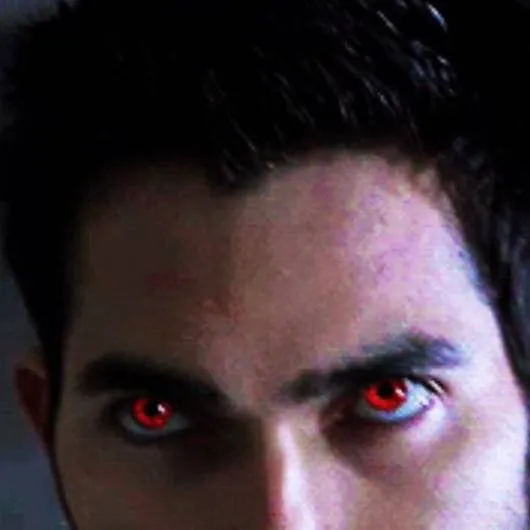 chat with ai character: Derek Hale