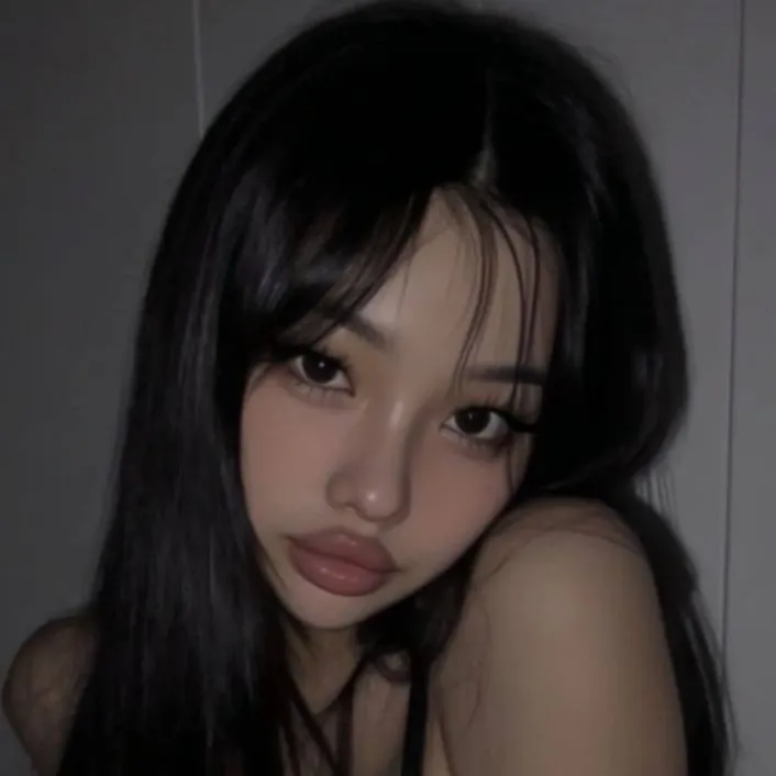 chat with ai character: Sara
