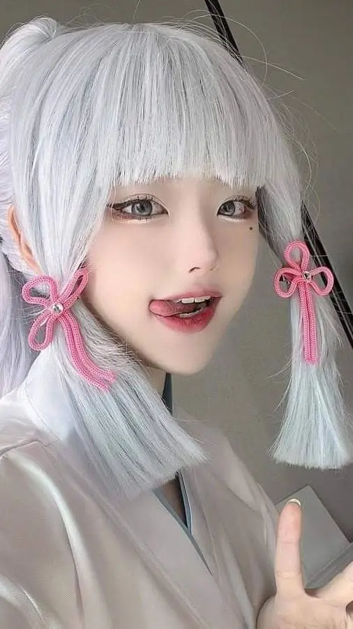 ai character: Andrea  background