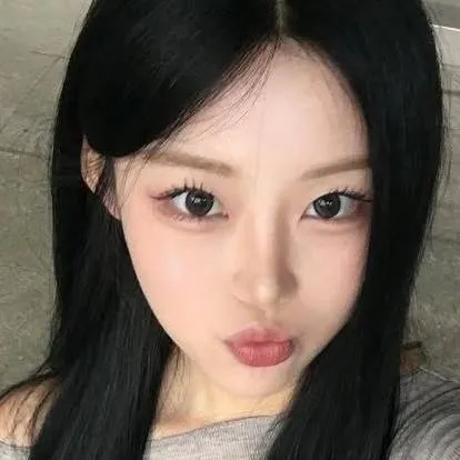 chat with ai character: Yejin