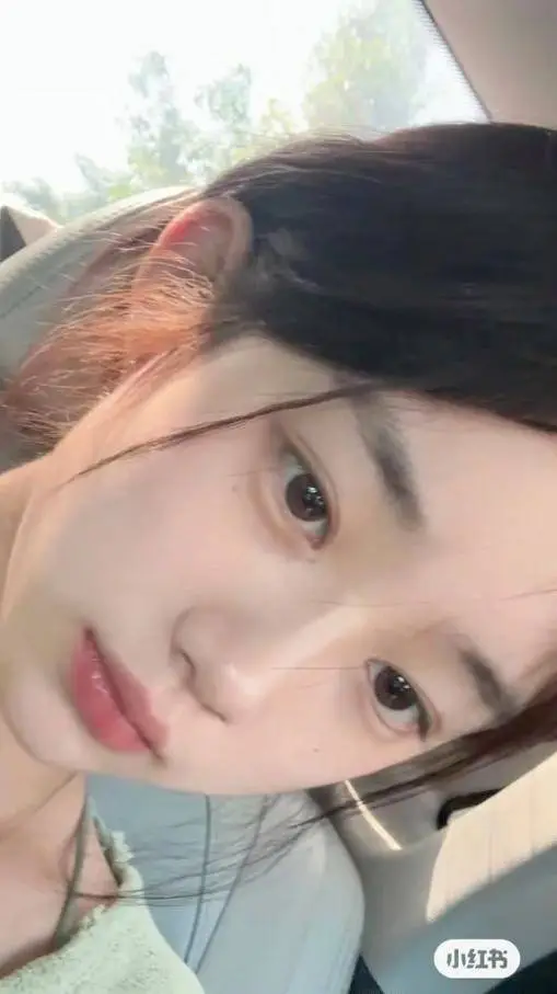 ai character: Yoojin background