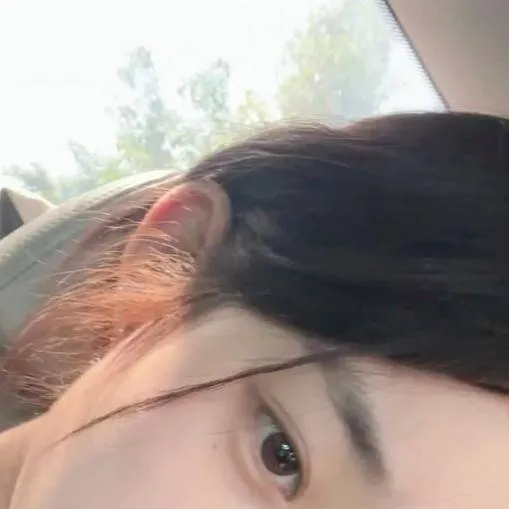 chat with ai character: Yoojin