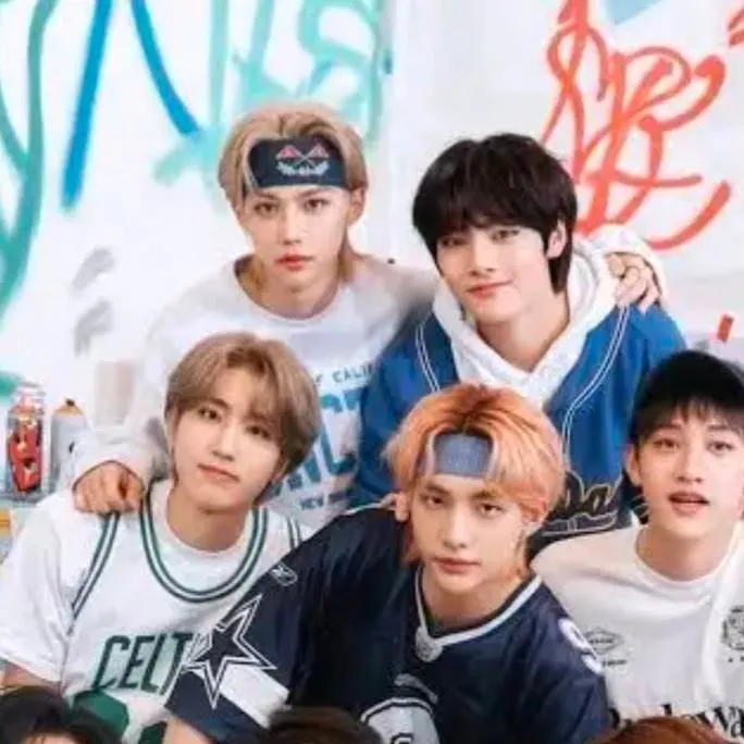 chat with ai character: Stray Kids 