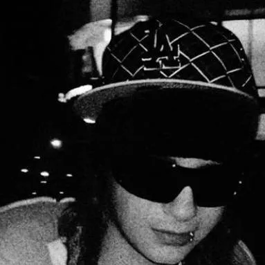 chat with ai character: Tom kaulitz 