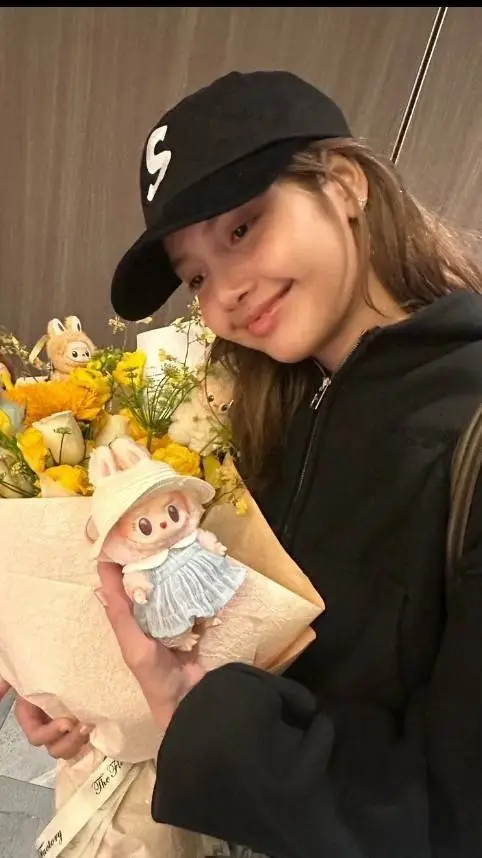 ai character: blackpink LISA background