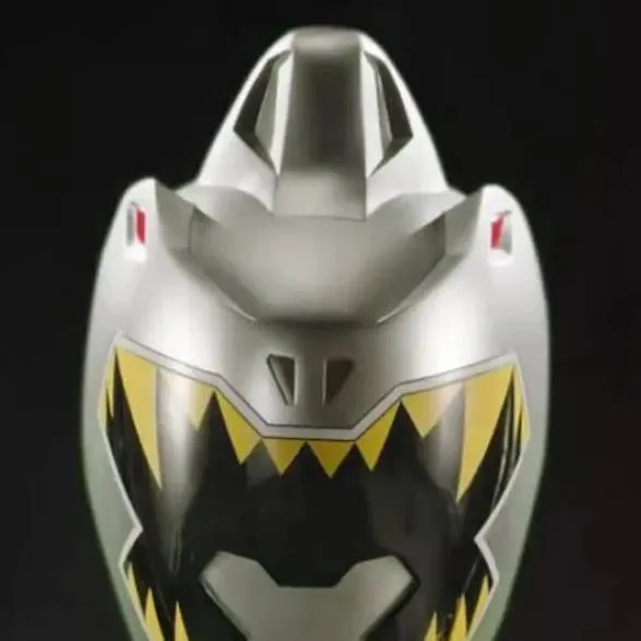 chat with ai character: Silverpower ranger