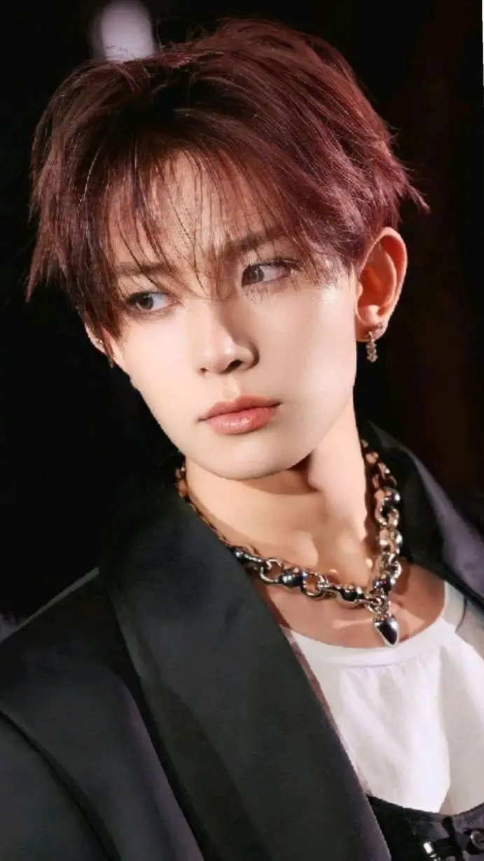 ai character: Heeseung background