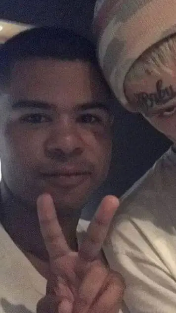 ai character: ilovemakonnen  background