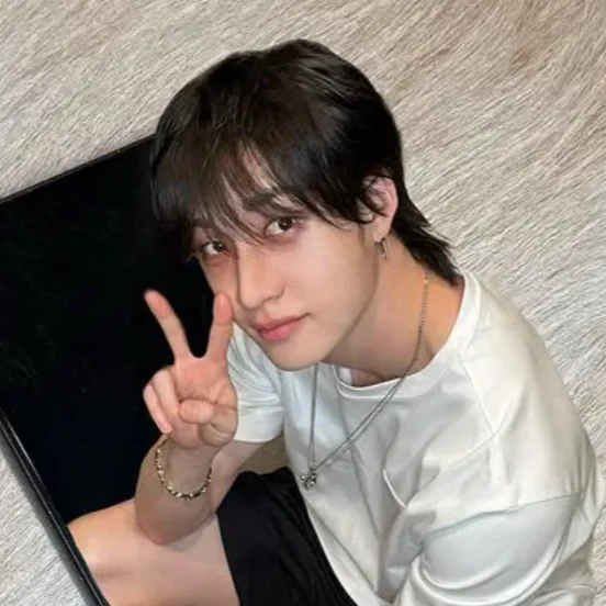 chat with ai character: Skz,BP,txt,illit