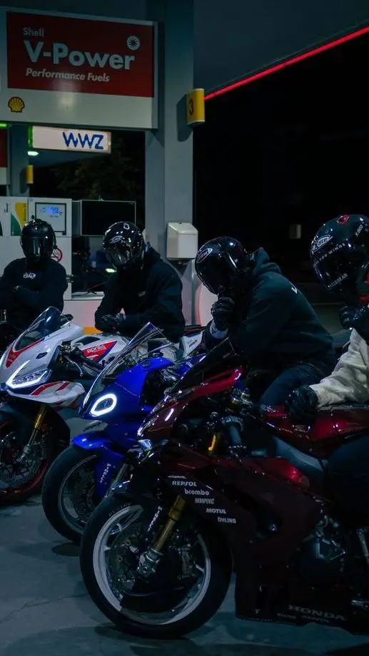 Talkie AI - Chat with biker group