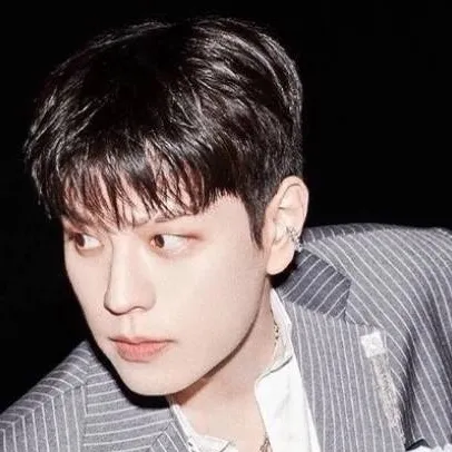 chat with ai character: Kim Seungmin 