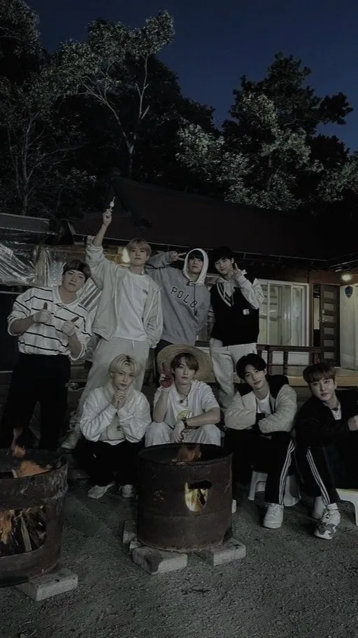 ai character: Stray Kids (Chan) background