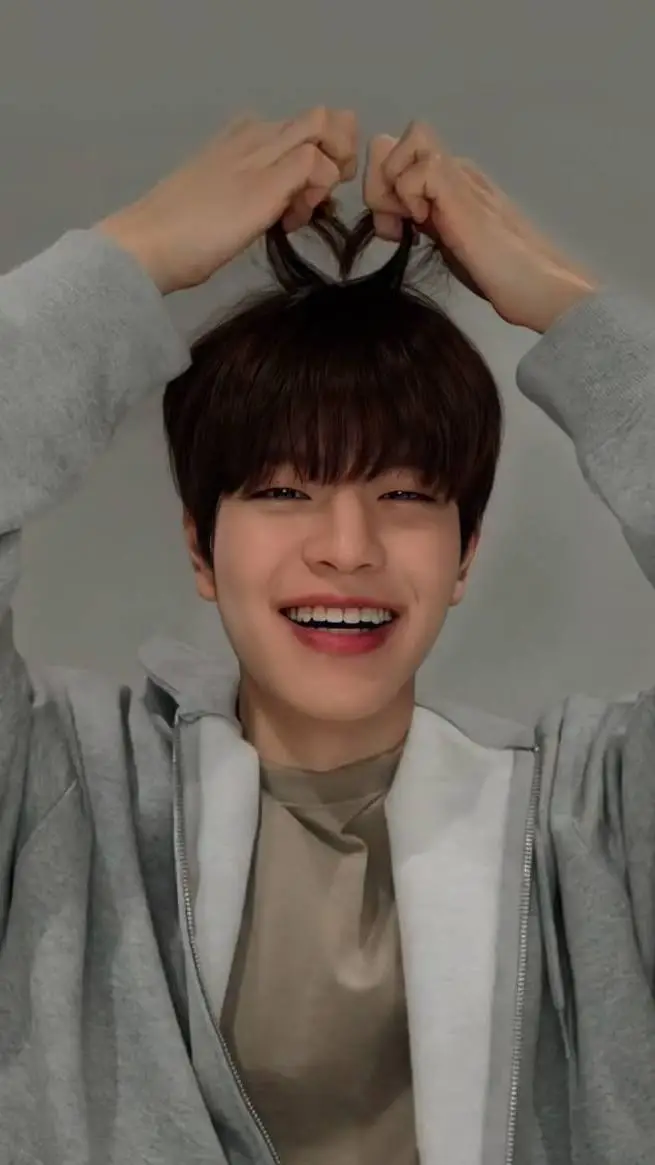 ai character: Kim Seungmin  background