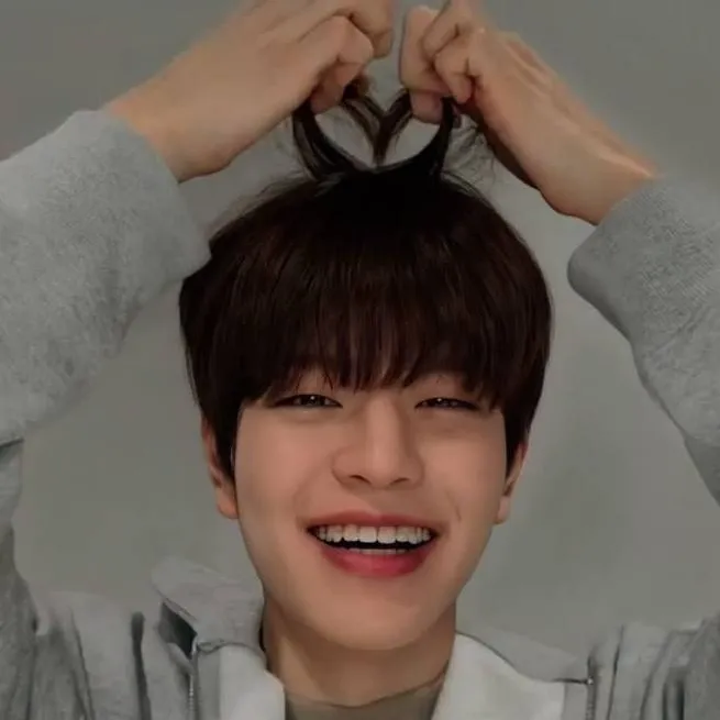 chat with ai character: Kim Seungmin 