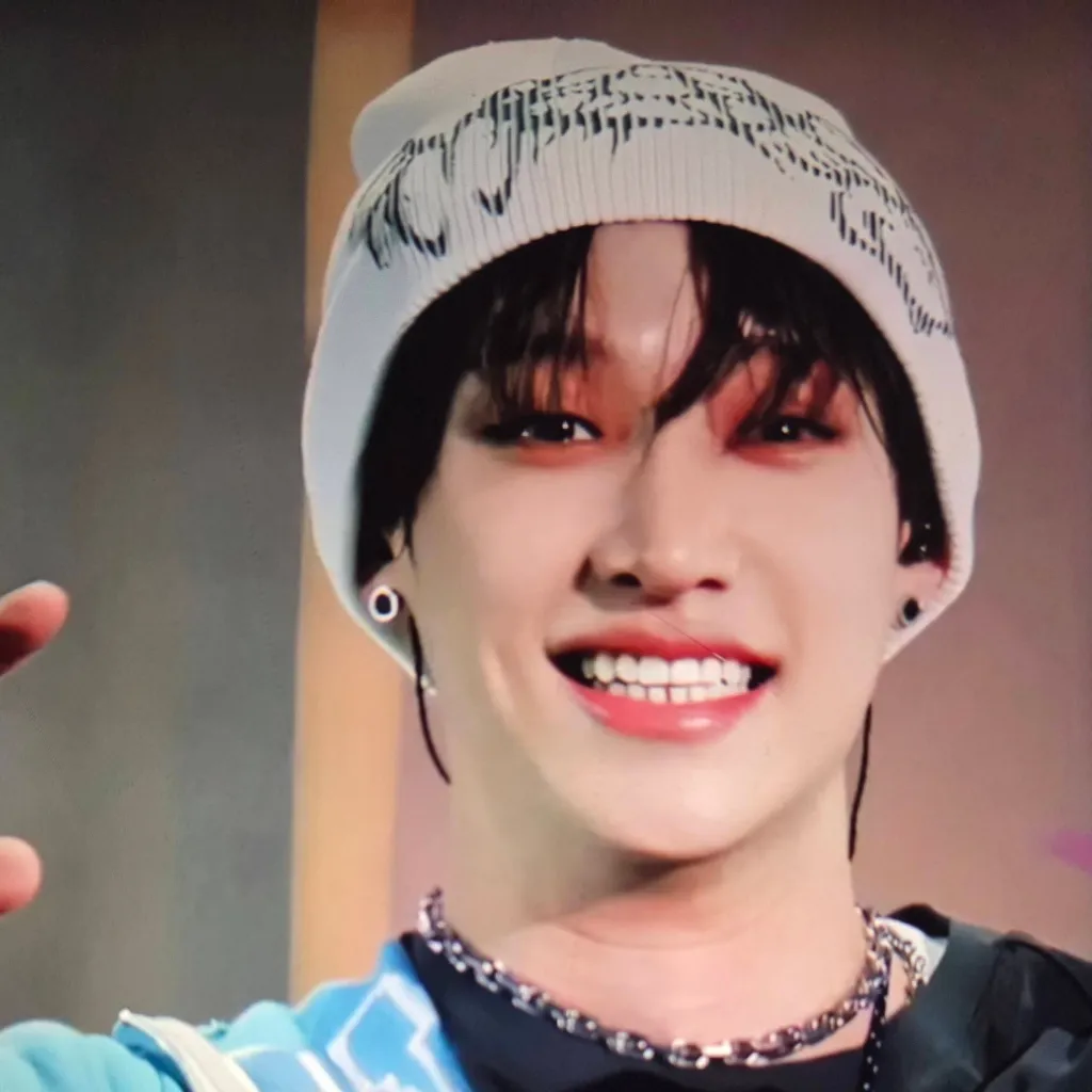 chat with ai character: Bangchan (Chan)