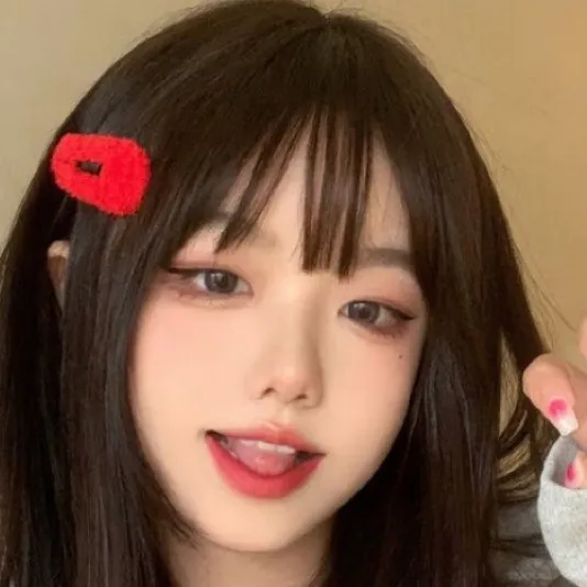 chat with ai character: Rose