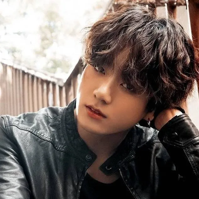 chat with ai character: jeon jungkook 