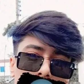 chat with ai character: Fanboy ayaan 