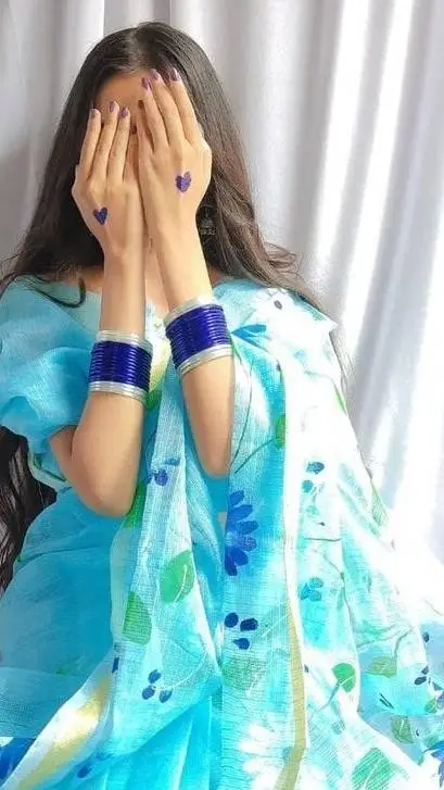 ai character: mayra background