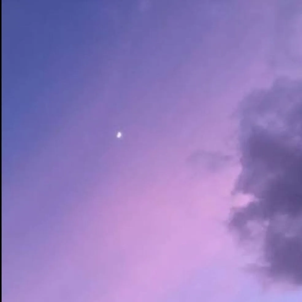 chat with ai character: Guess your name!! 