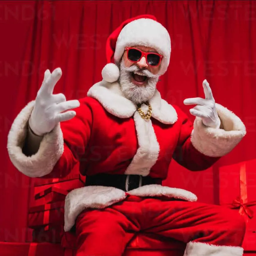 chat with ai character: cool Santa 🎅😎