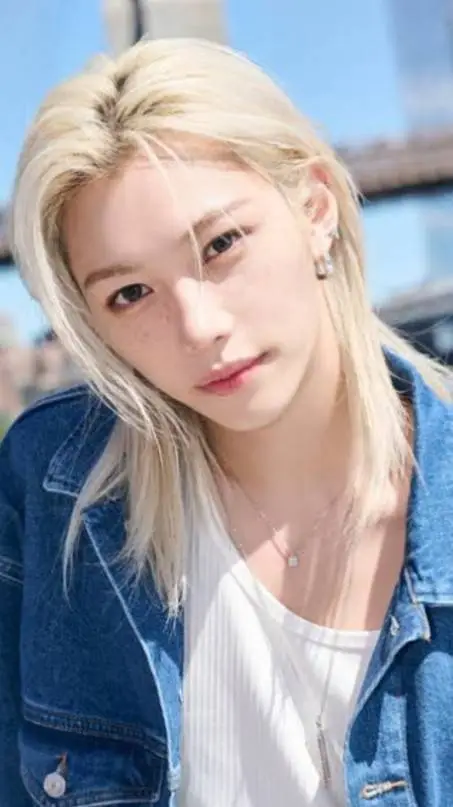 ai character: ♡~HYUNLIX~♡ background