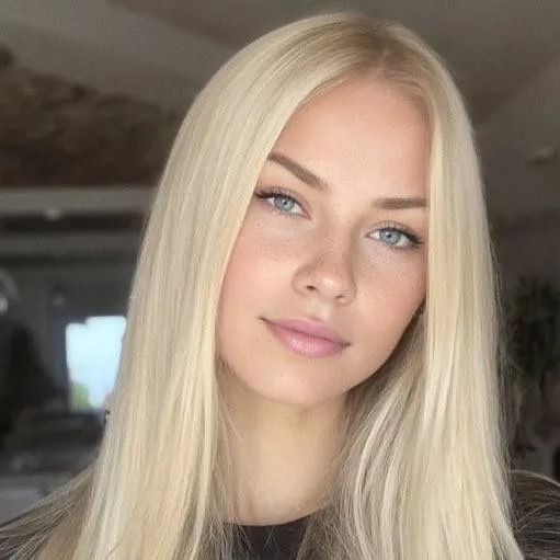 chat with ai character: Isabella