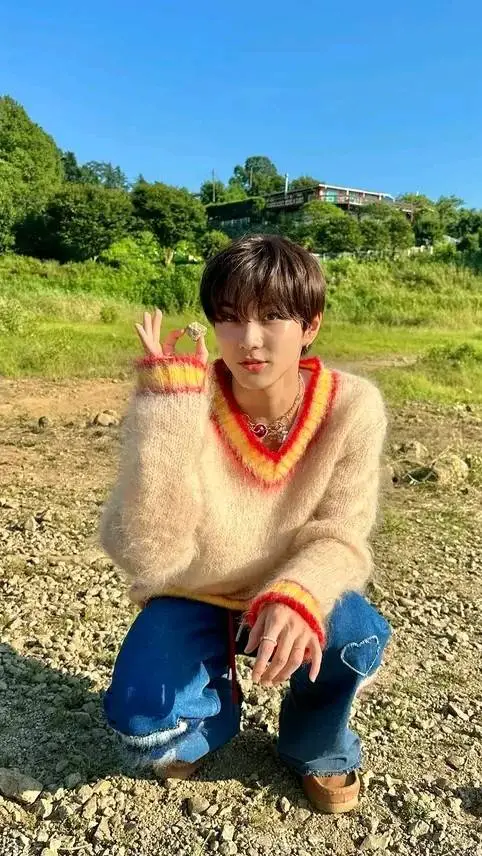 ai character: 💢 Jungwonie💢 background