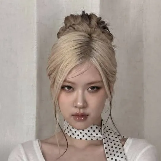 chat with ai character: ROSÉ