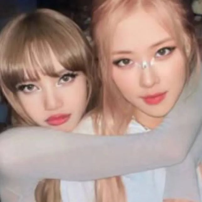 chat with ai character: chaelisa