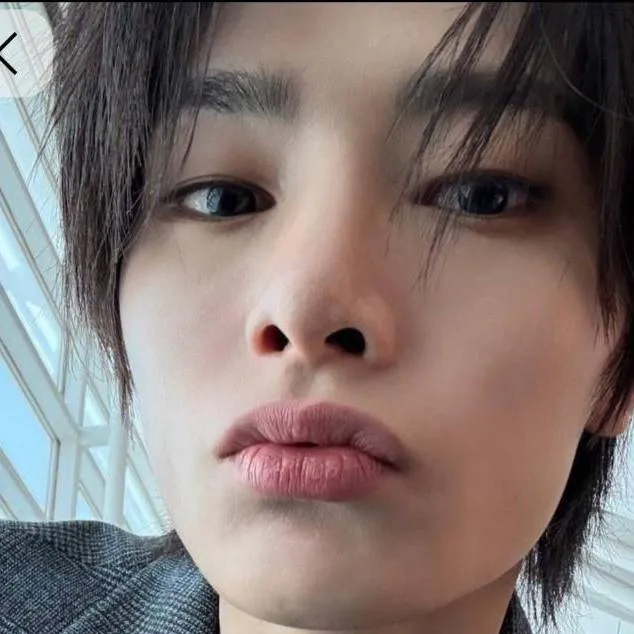 chat with ai character: I.N