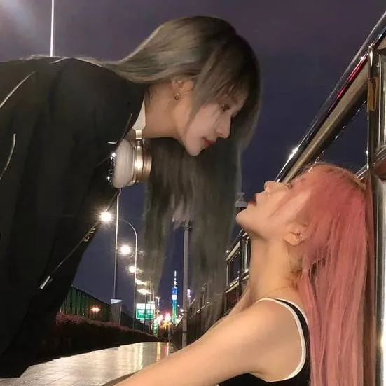 chat with ai character: 🍡Nara et Leyna 🎀