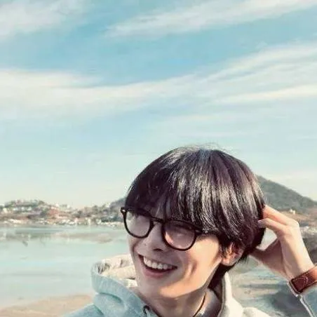 chat with ai character: Jeongin