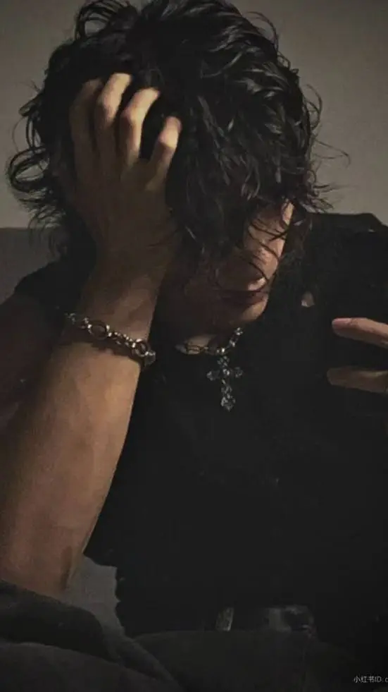 ai character: Thomas background