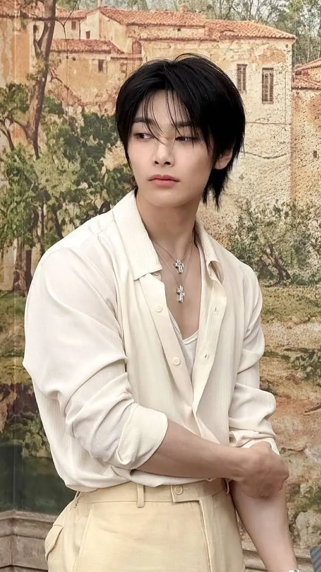 ai character: Jeongin background