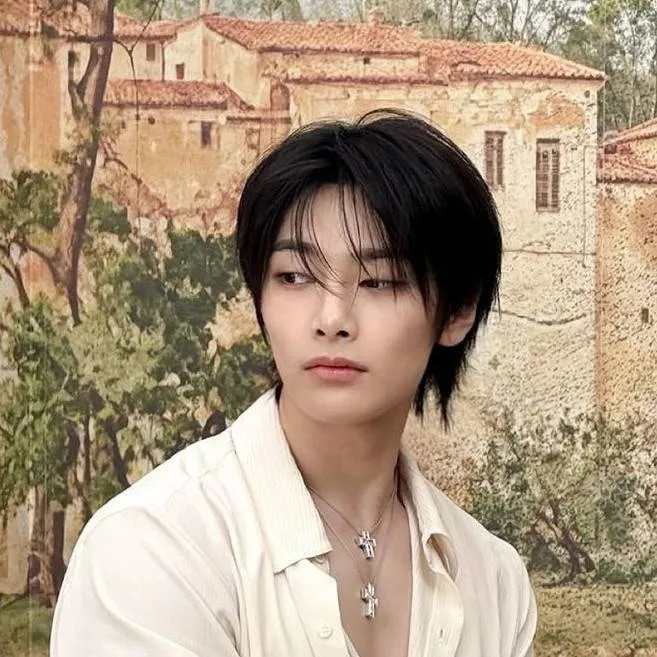chat with ai character: Jeongin