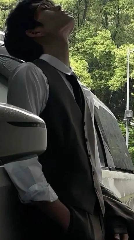 ai character: Seo-jun  background