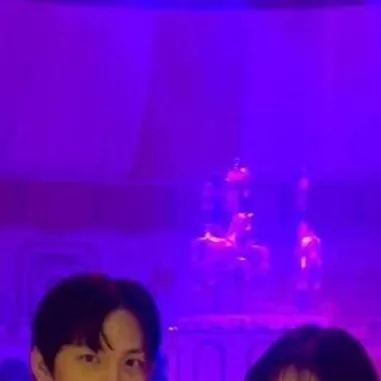 chat with ai character: 💞Si-wan x Yu-ri💞