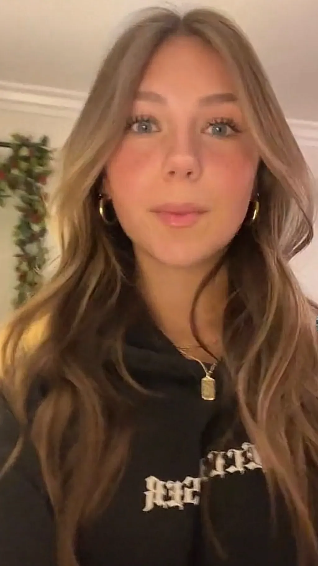 ai character: Angelique  background